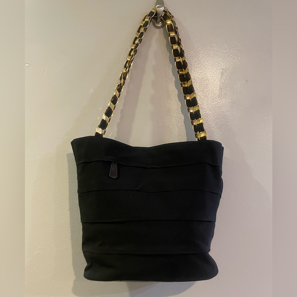 Gucci Ferragamo Steve Madden Giftaway Entry *** 4 SALES TO GO*** - Picture 3 of 14